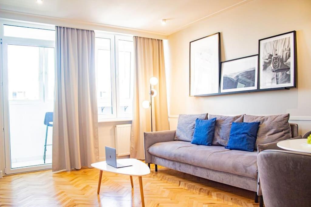 Central Apartment With Balcony And Views, Old Town, Metro Varšava Exteriér fotografie